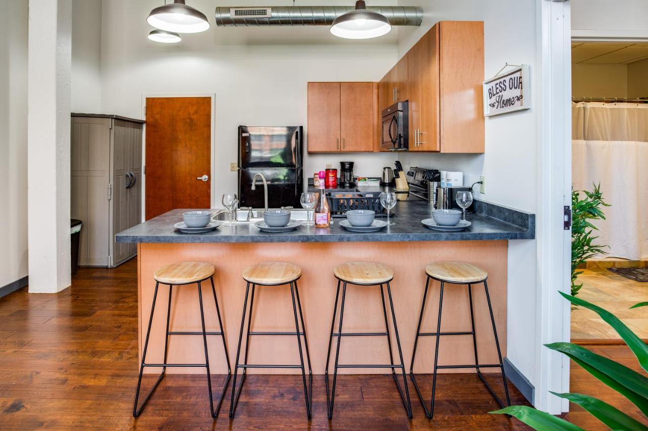 Ny Style Centric Loft With King Bed By Park Ave Apartment Rochester Exterior photo