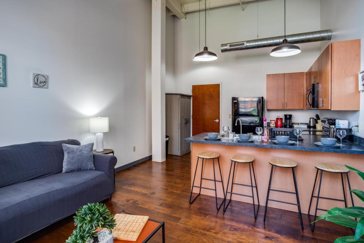 Ny Style Centric Loft With King Bed By Park Ave Apartment Rochester Exterior photo