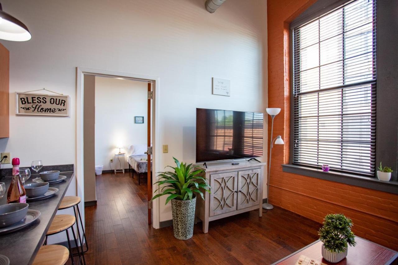 Ny Style Centric Loft With King Bed By Park Ave Apartment Rochester Exterior photo