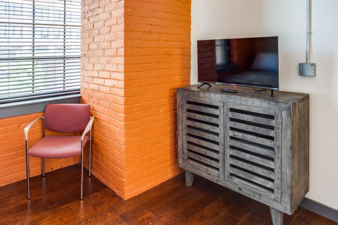 Ny Style Centric Loft With King Bed By Park Ave Apartment Rochester Exterior photo
